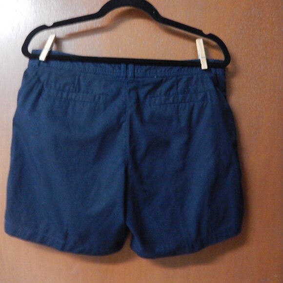 Shorts - Picture 2 of 3